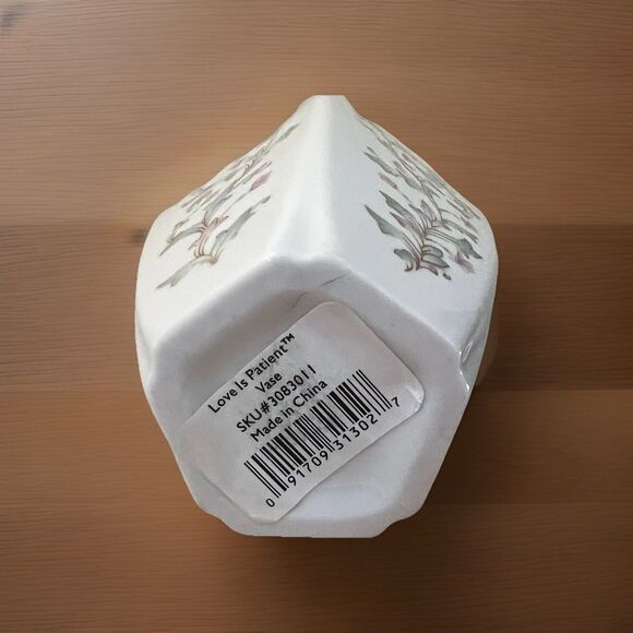 Lenox 6.75" Porcelain 5 Sided Vase Love Always Protects Love Never Fails - Picture 7 of 7